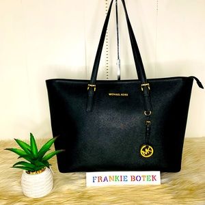 Michael Kors Jet Set Leather Tote (Black)
